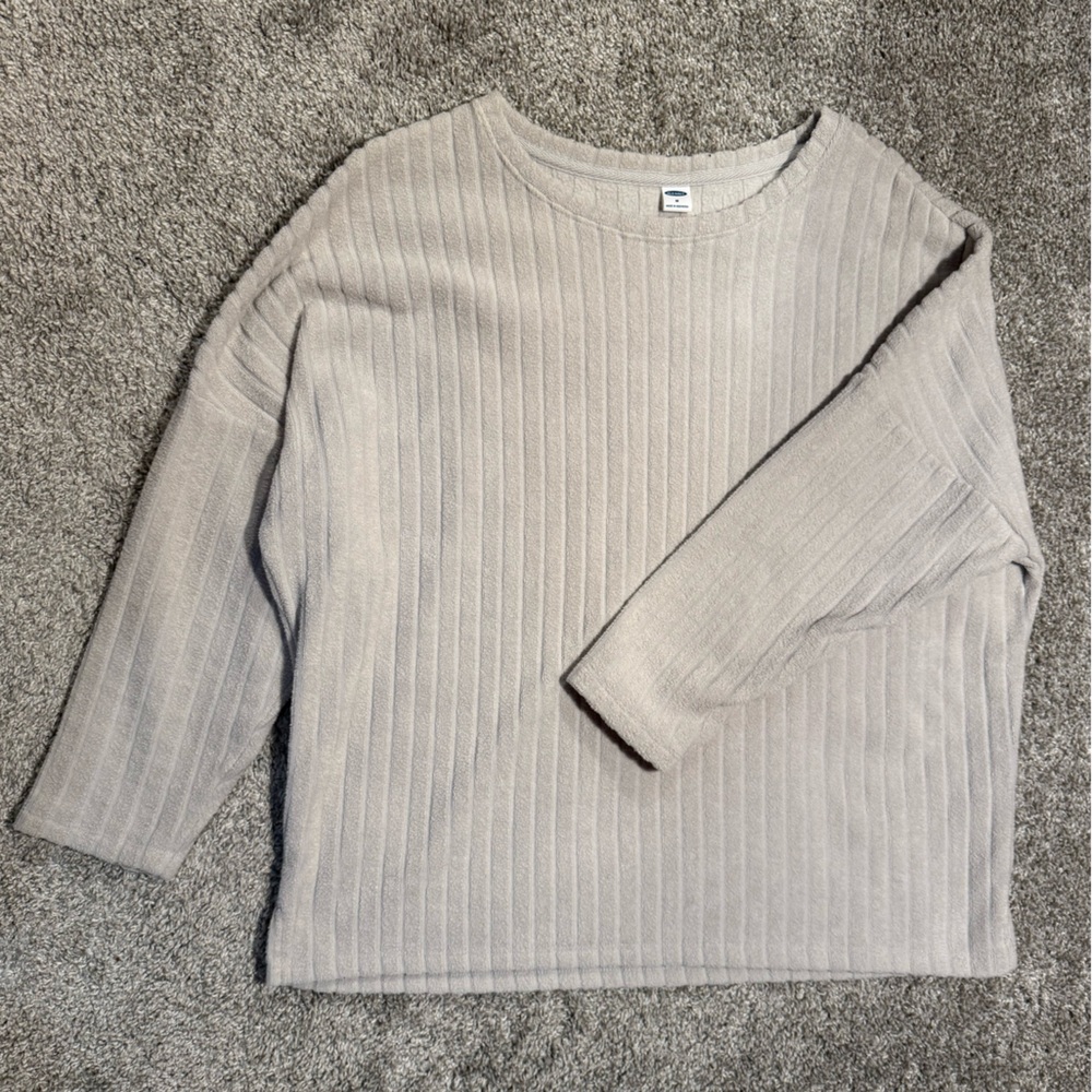 Old Navy Light Gray Crewneck Sweater